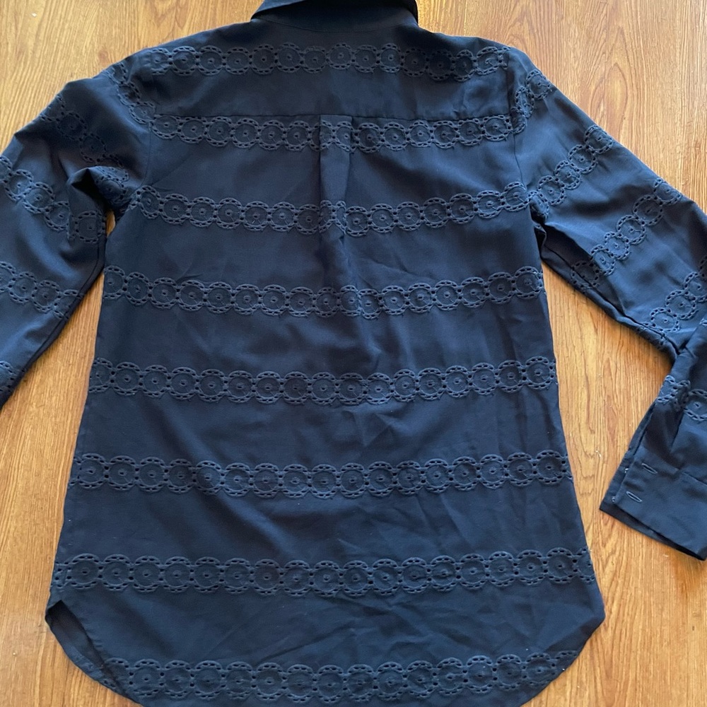 Ann Taylor button down shirt with eyelet details - Picture 2 of 9